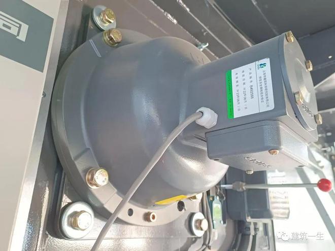 施工升降机自检验收_施工升降机安装前准备_升降货梯如何正确的安装在地坑中