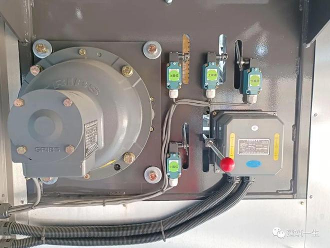 升降货梯如何正确的安装在地坑中_施工升降机安装前准备_施工升降机自检验收